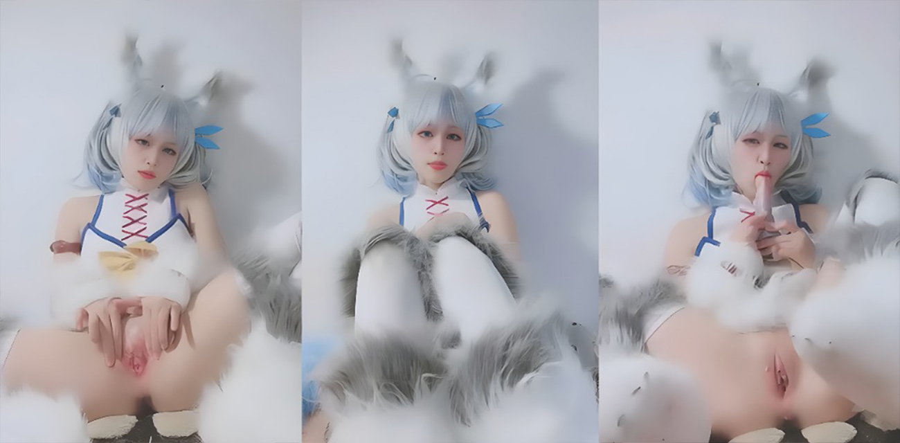 极品少女福利姬【小鹿酱】教室偷玩露出自慰，戴肛塞被假屌狂轰同学懵然她却已经高潮迭起